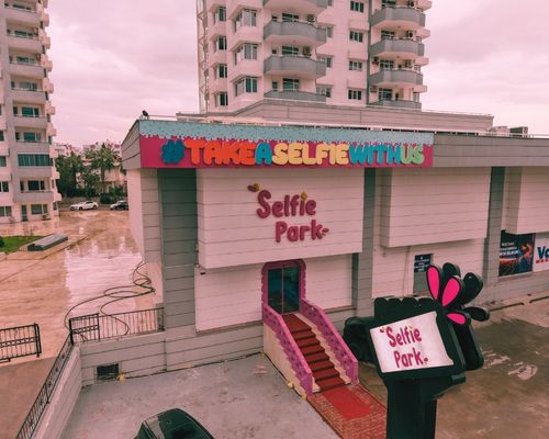 Mezuniyet Kutlamaları İçin En Eğlenceli Yer: Selfie Park Antalya